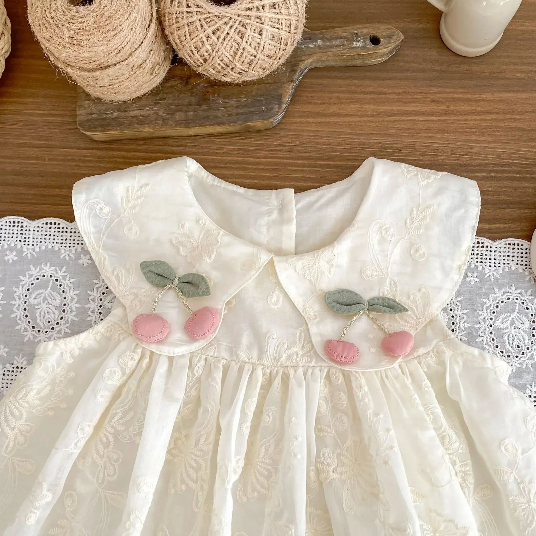 Vestido de Bebê Delicado Cereja