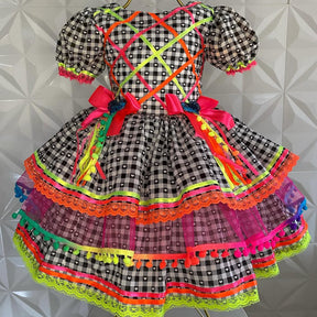 Vestido Infantil Festa Junina Xadrez Corações e Pompons