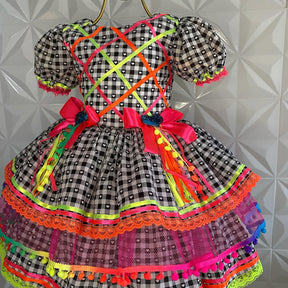 Vestido Infantil Festa Junina Xadrez Corações e Pompons
