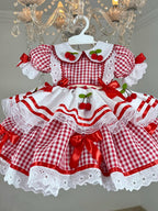 Vestido de Festa Junina - Xadrez com Aplicações de Cereja