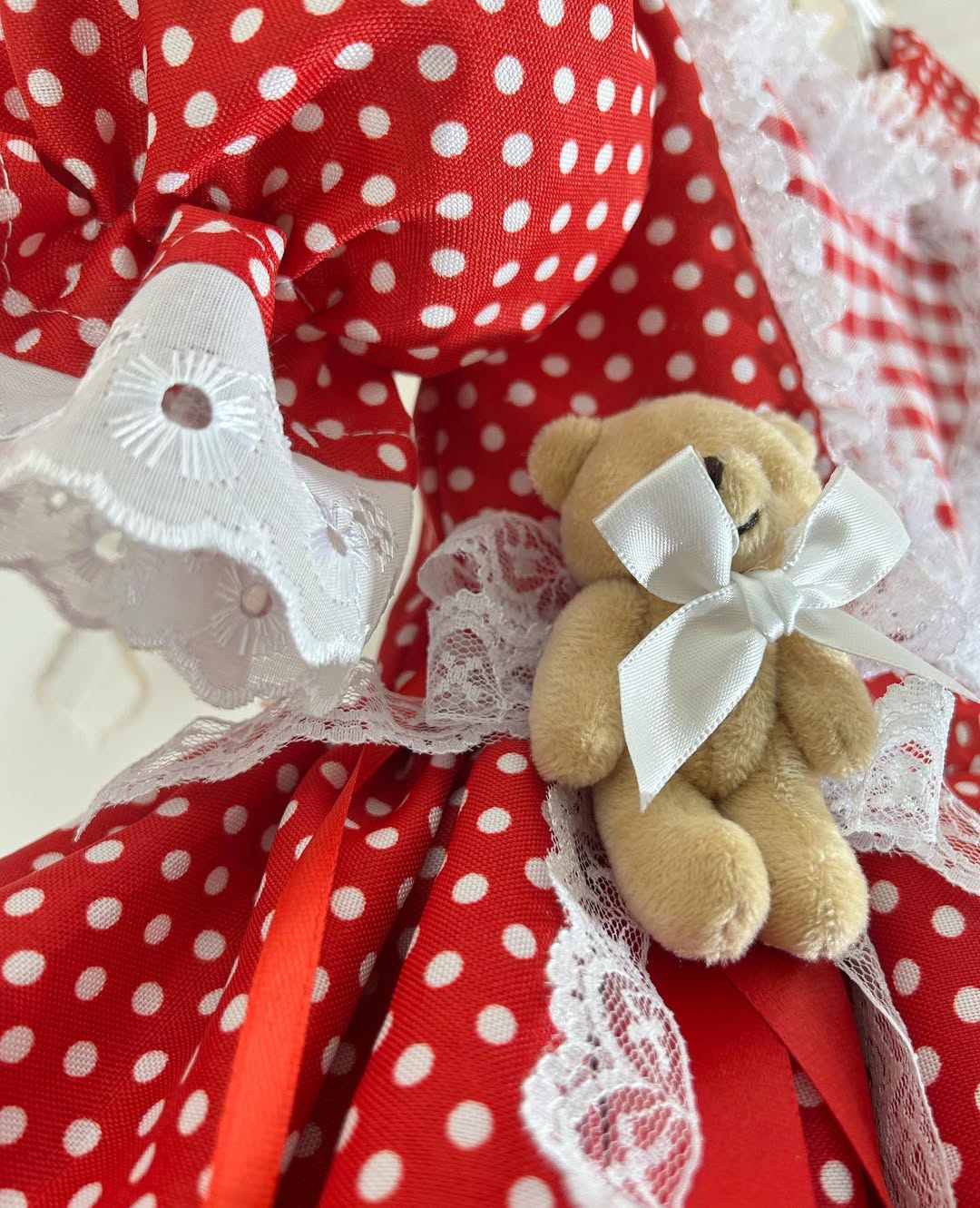 Vestido de Festa Junina - Xadrez Vermelho com Aplicação de Urso